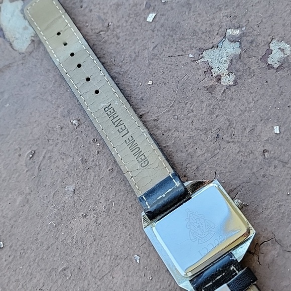 Vintage Gucci Watch - Picture 5 of 11